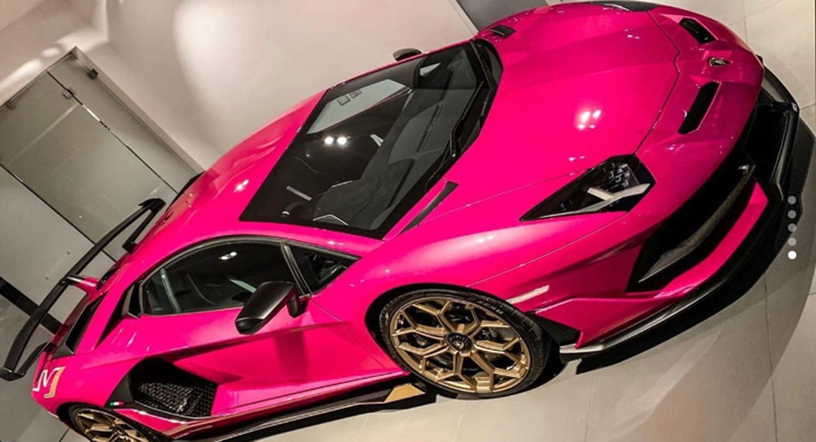 Thú chơi xe - Chiêm ngưỡng Lamborghini Aventador SVJ màu hồng siêu biến hóa