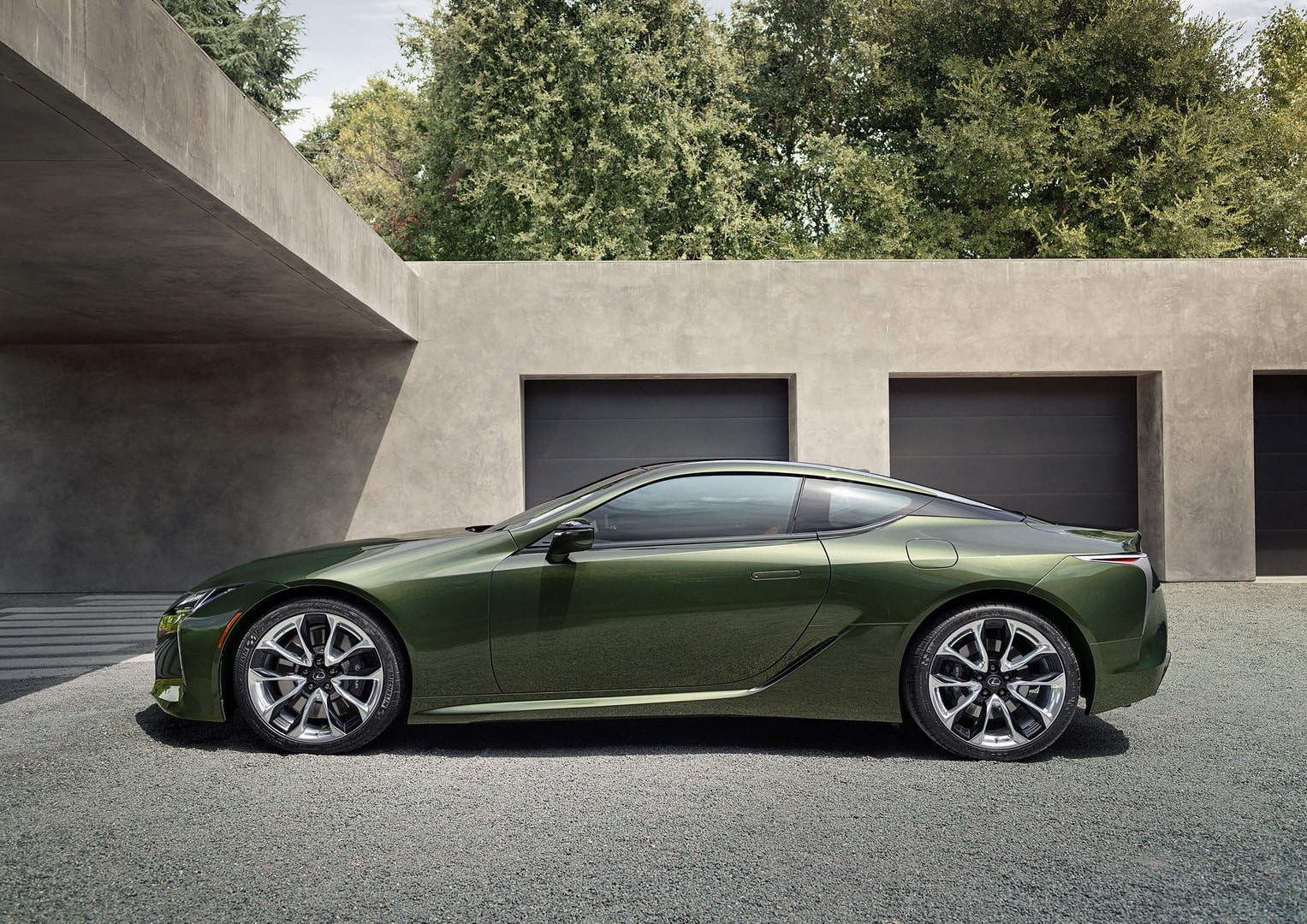 Lexus ra mắt LC 500 2020 phiên bản giới hạn màu xanh lá cây cực độc