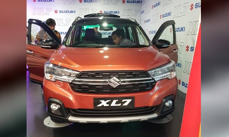 Suzuki XL7- Ertiga SUV mới chính thức ra mắt, giá rẻ, mạnh mẽ và cá tính