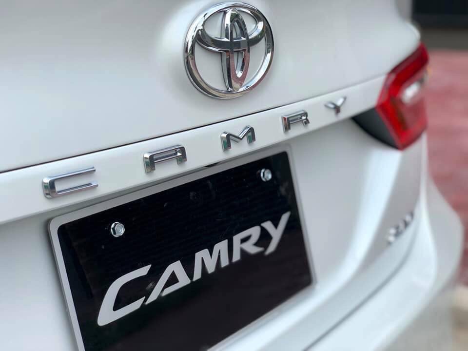 Toyota Camry 2.0G nhập khẩu Thái Lan
