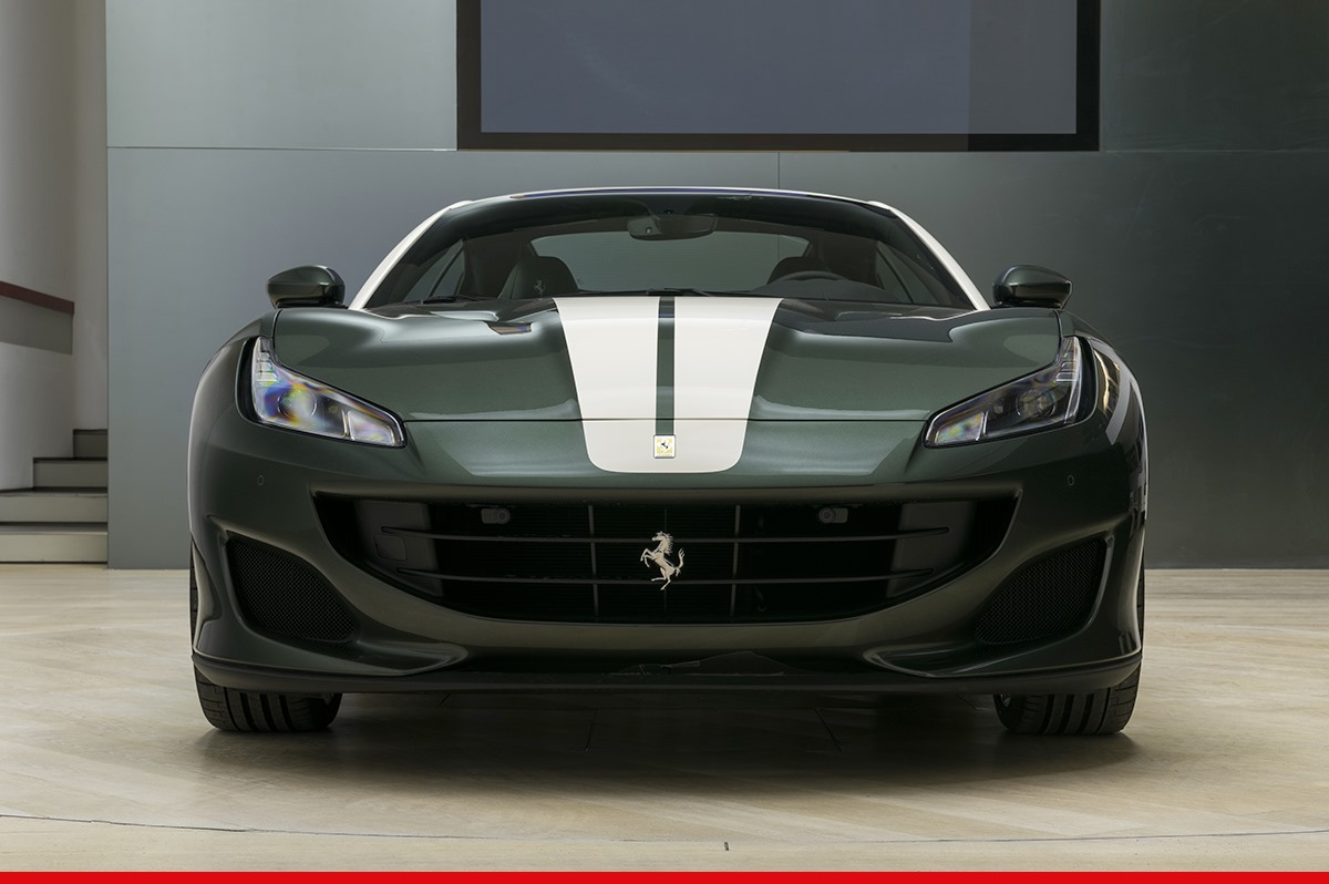 Ferrari Portofino lạ mắt trong “bộ cánh” siêu độc màu xanh sậm