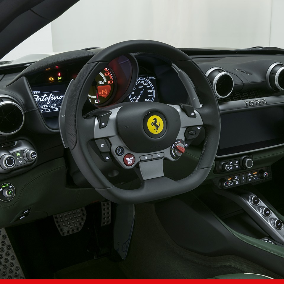Ferrari Portofino lạ mắt trong “bộ cánh” siêu độc màu xanh sậm