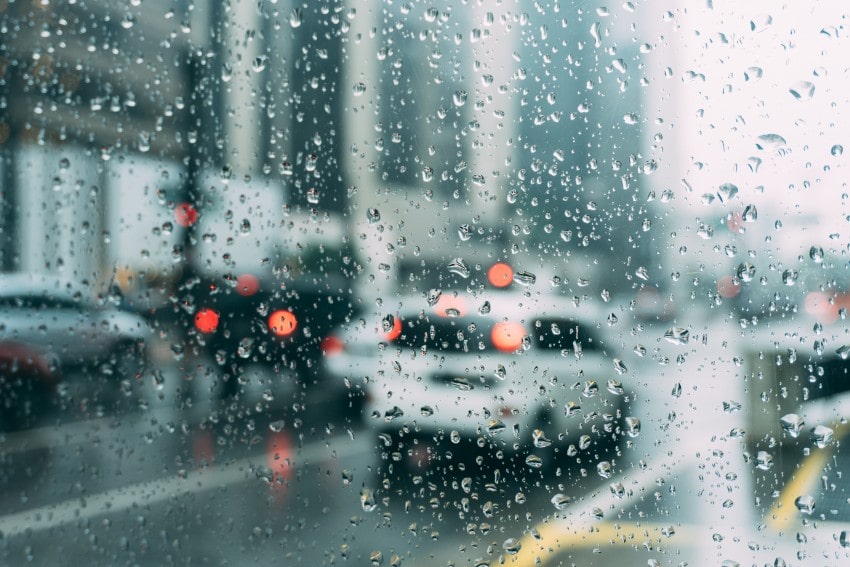 Kinh nghiệm khi lái xe mùa mưa bão