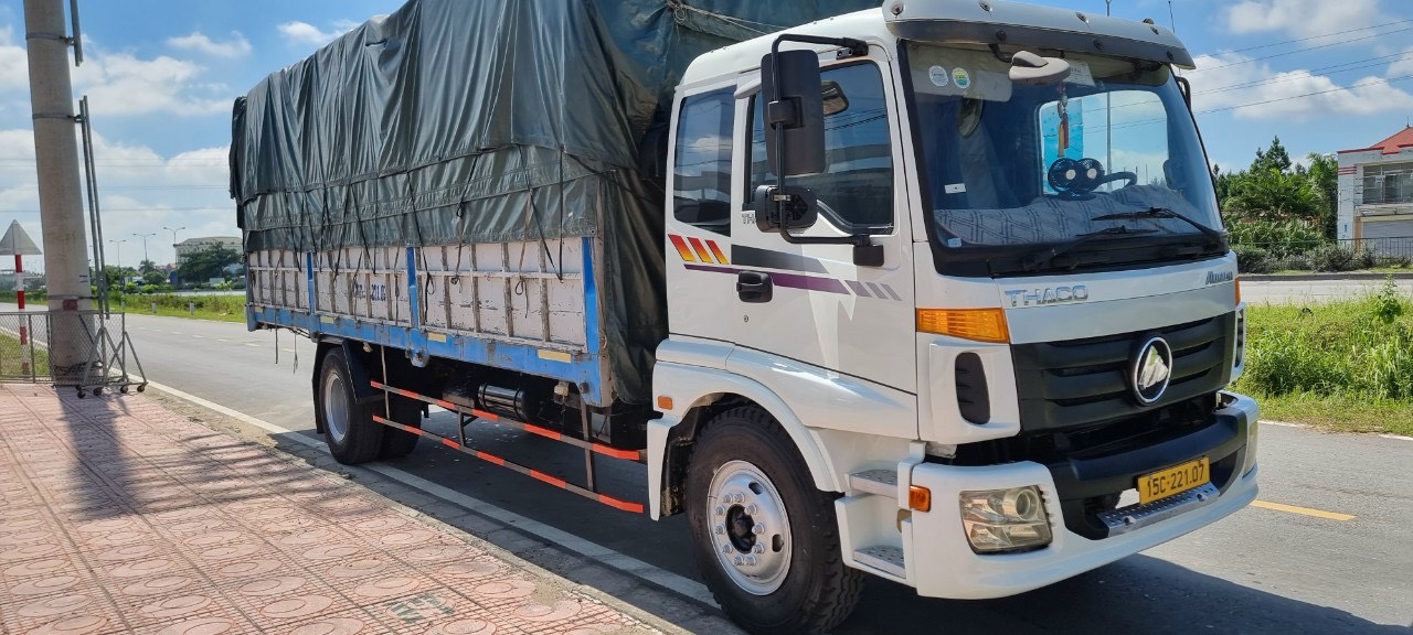 Xe tải thùng Auman 8.2 tấn thùng dài 7.6m đời 2013