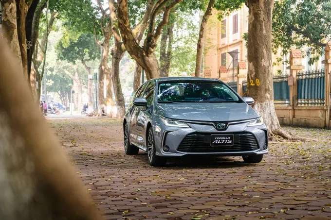 Toyota Corolla Altis Hybrid - xe xanh cho hành trình cân bằng cuộc sống