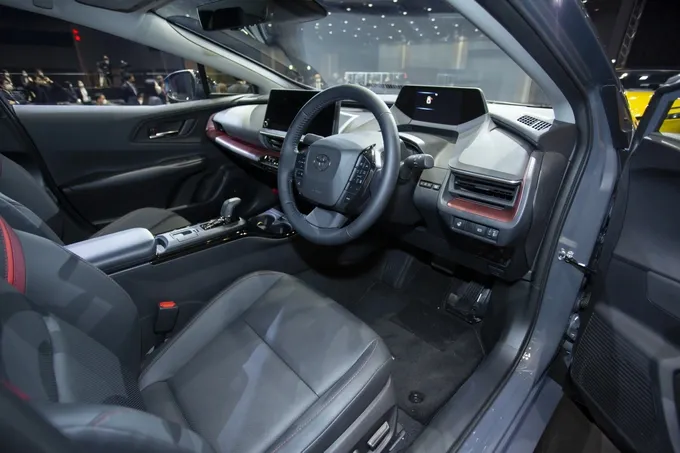 Xe hybrid - Toyota Prius 2023